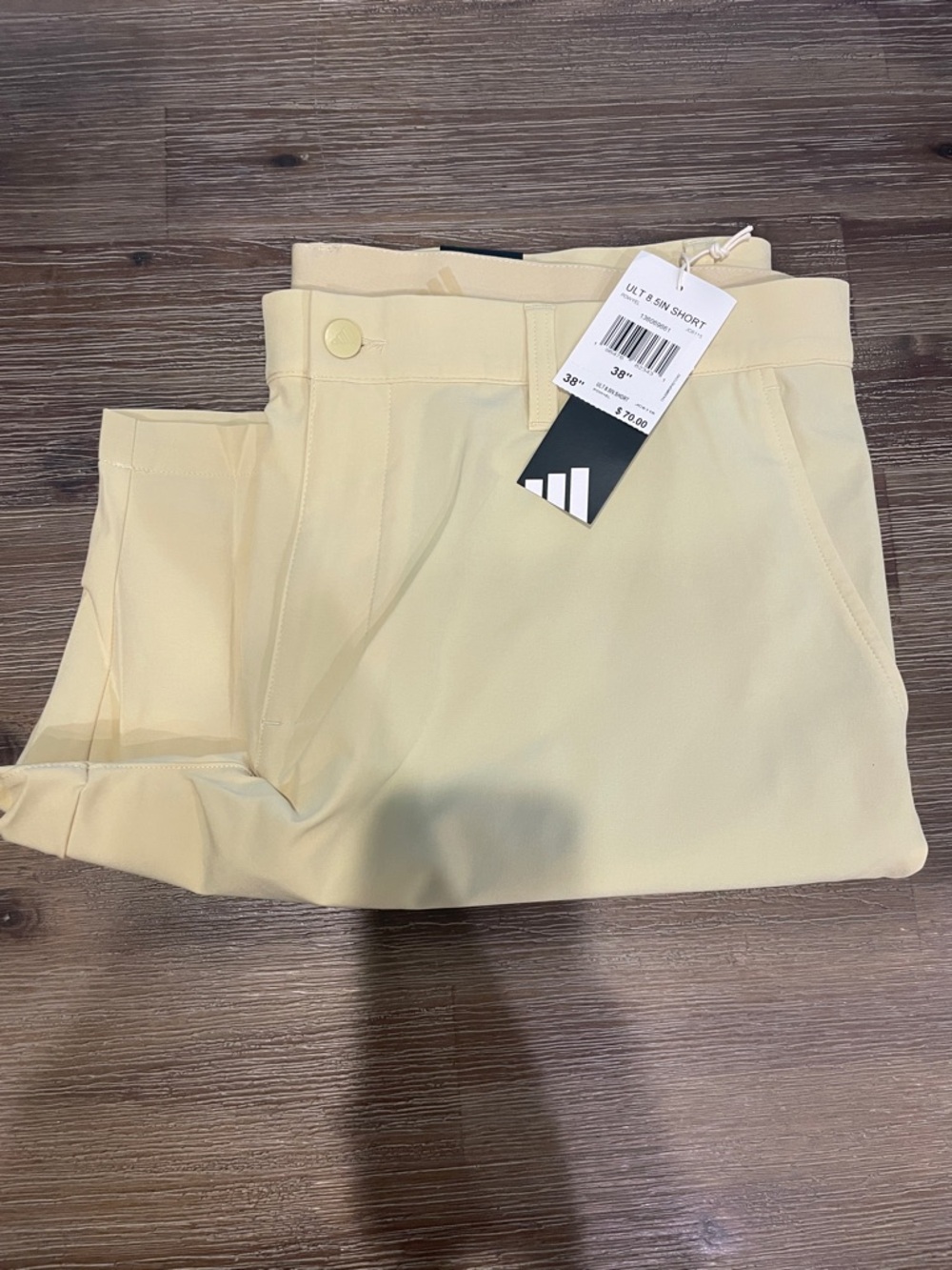 Adidas Men’s 8.5 in golf shorts Neutral Soft yellow size 38” NWTS